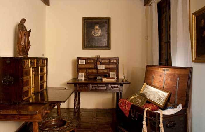 Interior de la casa natal de Cervantes Excursiones didácticas literarias