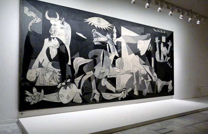 acercar el arte a los niños: el Guernica, de Picasso Museo Nacional Centro de Arte Reina Sofía: sala del Guernica