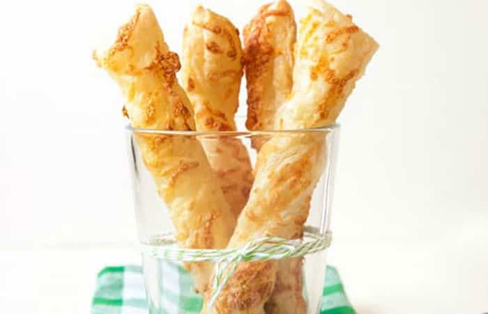palitos-de-hojaldre Palitos de aperitivo: Tirabuzones de hojaldre