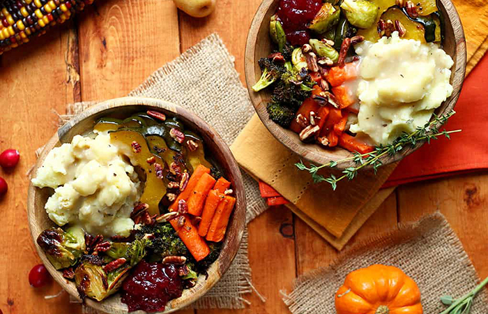 Asado vegano para Acción de Gracias Asado vegano con verduras y puré de patata