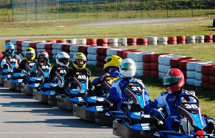 Karts en el circuito de Tapia karting de Tapia, Asturias