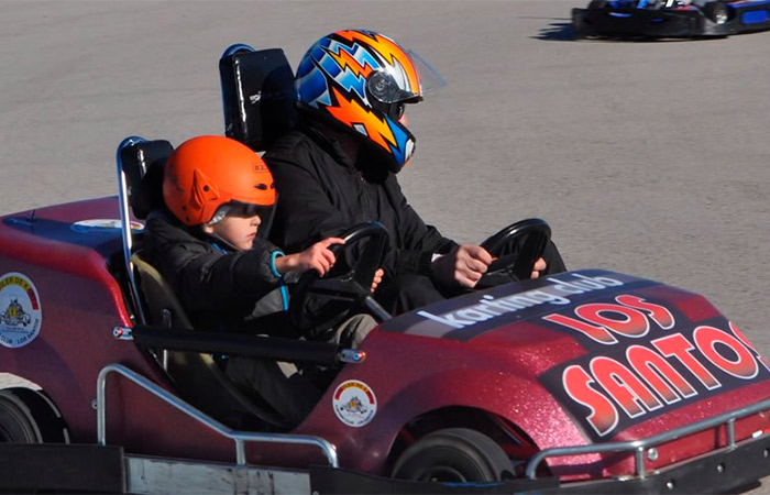De karts con tu hijo. Kart biplaza del club los santos De karts con tu hijo: en un biplaza del Karting Los Santos, Madrid