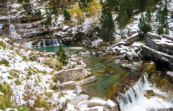 río y cascadas en Ordesa y Monte Perdido Ordesa y Monte Perdido, Huesca, Aragón