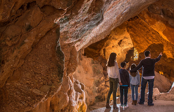 Coves del Salnitre en Collbató, Barcelona