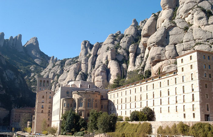 Montserrat es un lugar con gran interés paisajístico, histórico y religioso. Lugares imprescindibles de las provincias del norte de España: Montserrat, Barcelona