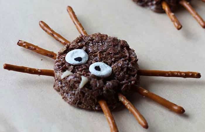 Arañas con cereales para Halloween Arañas con cereales