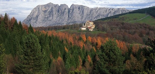 Parque Natural de Urkiola en la Sierra de Aramotz