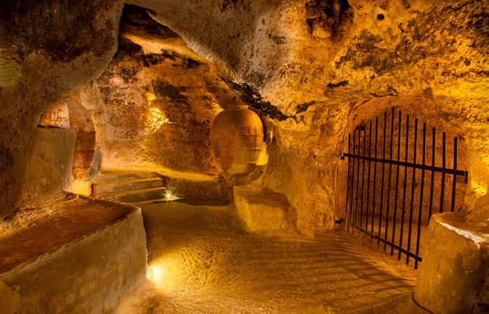 Cuevas de La Villa en Requena, Valencia