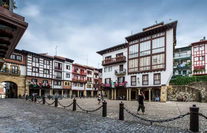 Plaza de Guipúzcoa, Hondarribia destinos españoles más buscados en google