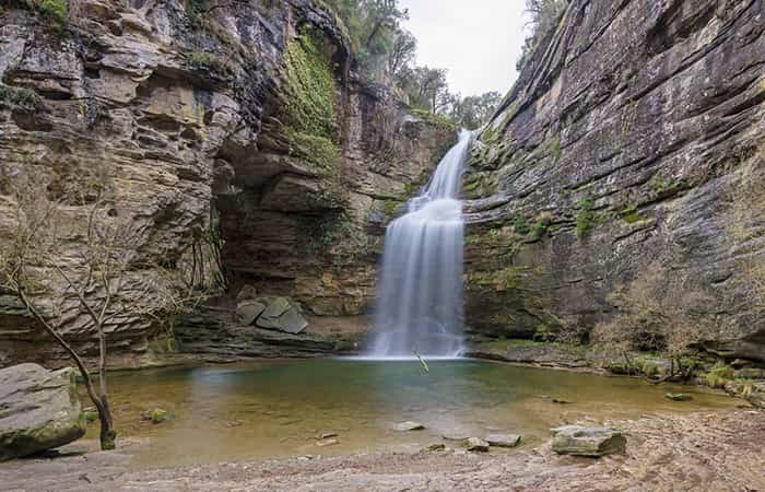 Salto de agua de La Foradada en Barcelona