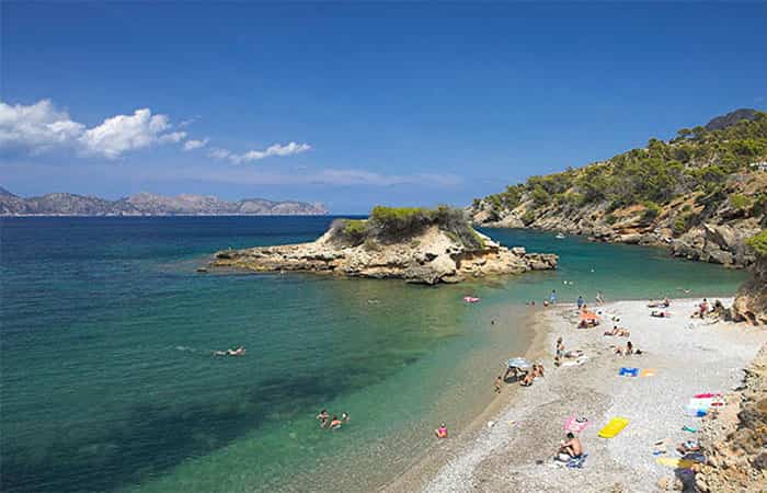 Playa en S’Illot en Alcúdia, Mallorca