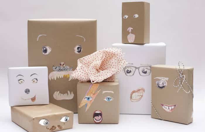 envolver los regalos con papel kraft Ideas para envolver los regalos de navidad