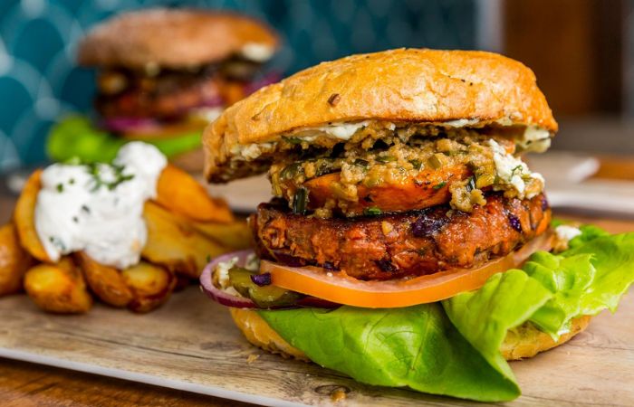 burguer vegetariana con patatas Las mejores hamburguesas de Madrid: El Viva Burger