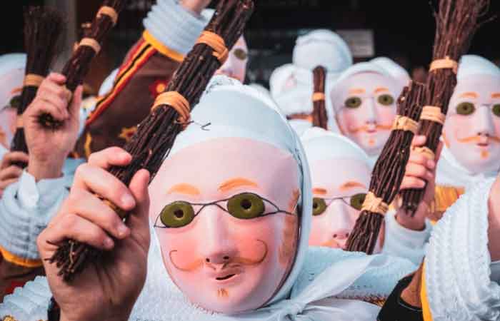 Los gilles en el carnaval de Binche gilles: máscaras carnaval patrimonio mundial binche