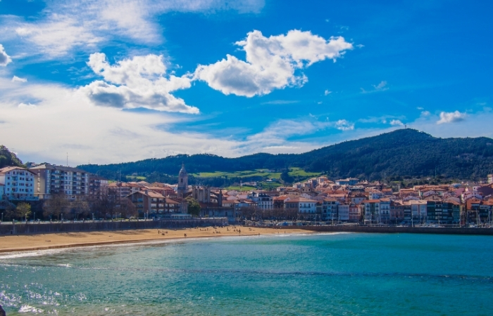 Pueblo pesquero de Lekeitio en Vizcaya