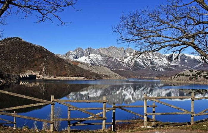 Embalse del Porma en León