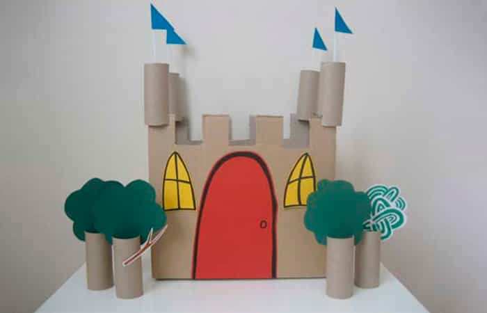 manualidades-con-tubos-de-carton-castillo-medieval Manualidades con tubos de cartón, castillo medieval