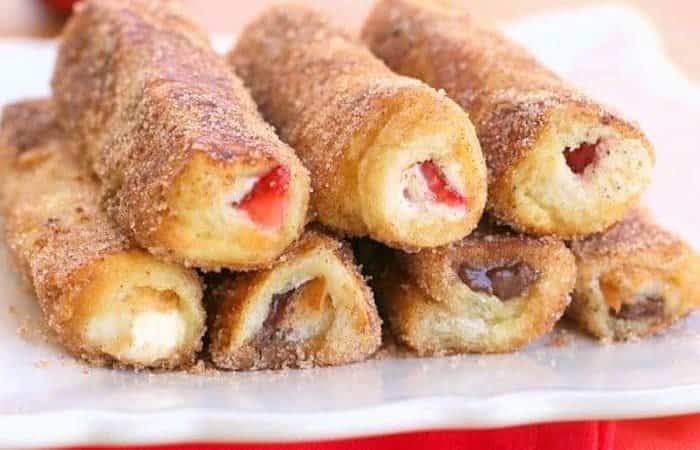 Rollitos de tostadas francesas, uno de los desayunos deliciosos para hacer Rollitos de tostadas francesas