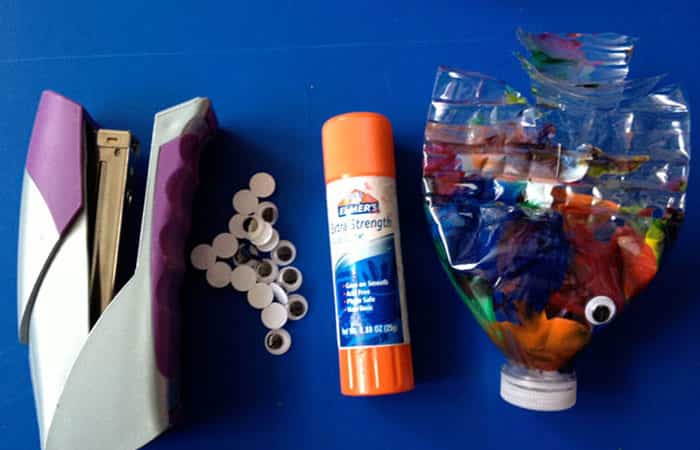 pez-reciclado Día de la Madre Tierra