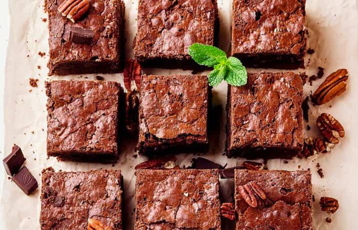 brownie-sin-gluten Menú sin gluten para niños: Brownie con nueces pecanas