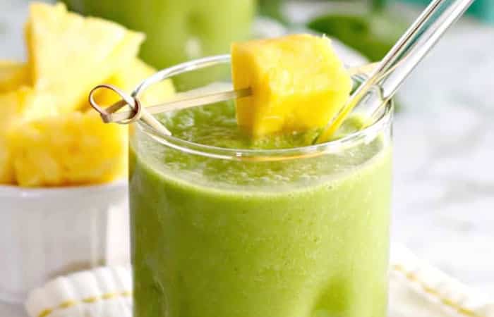 smoothie-de-espinacas-y-piña Recetas con espinacas: Batido de espinacas y piña
