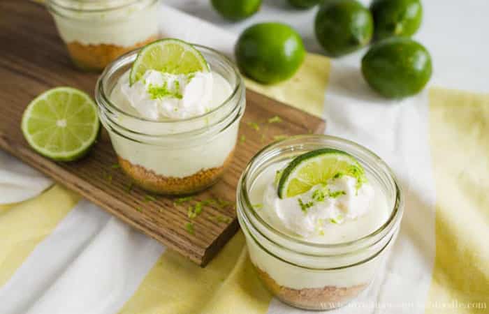 vasitos-de-tarta-de-queso-y-lima Meriendas originales con frutas: Vasitos de tarta de queso y lima