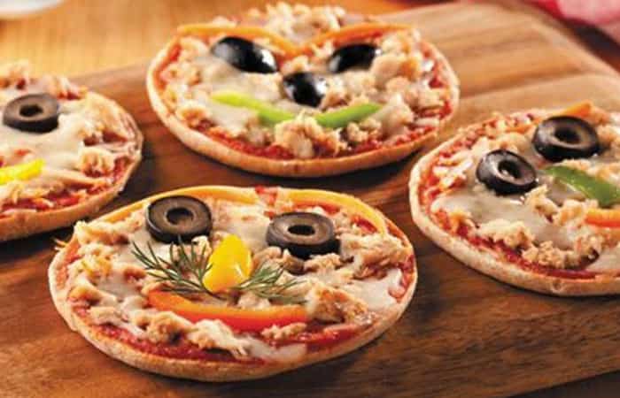 mini-pizzas-sonrientes Cocinar con niños: Pizzas sonrientes de pan de pita