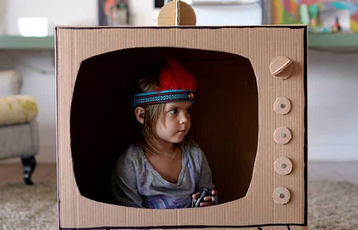 television-caja-carton manualidades con cajas de cartón