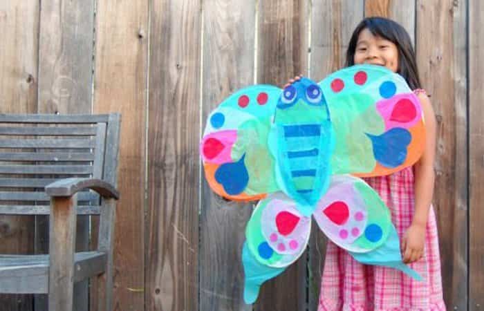 Cometas caseras con forma de mariposa o flor Cometas caseras con forma de mariposa o flor