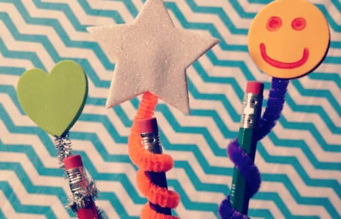 Ideas divertidas para personalizar el material escolar: Adornos para lápices Personalizar el material escolar
