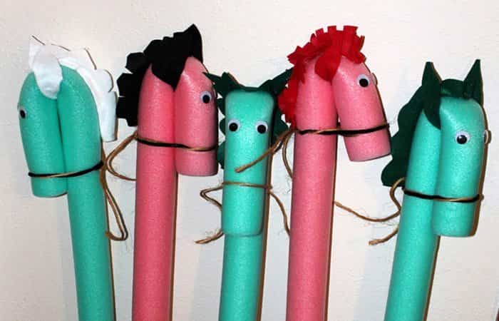 manualidades con churros de piscina: caballo manualidades con churros de piscina: caballo
