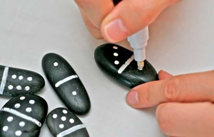 juegos de mesa hechos con piedras: dominó