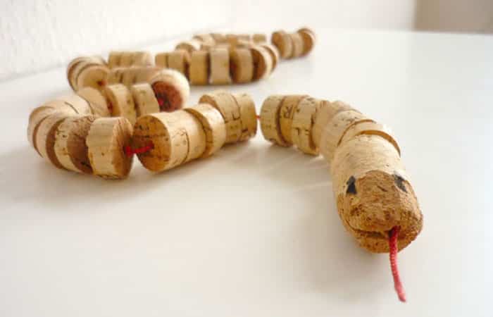 serpiente-hecha-con-corchos Manualidades con corchos: Serpiente