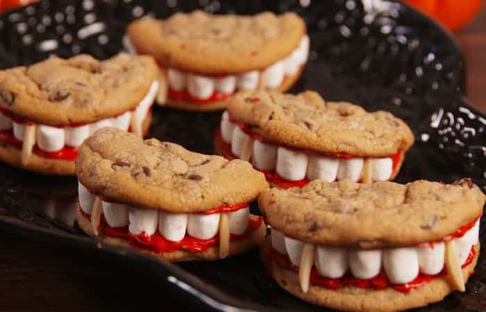 bocas-de-vampiro Meriendas para Halloween: Dentaduras de vampiro