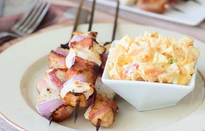 brochetas-de-pollo-y-beicon Recetas de brochetas: Pinchos de pollo y beicon