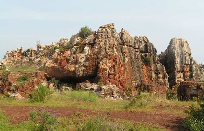 Monumento Natural Cerro del Hierro en Alanís, Sevilla