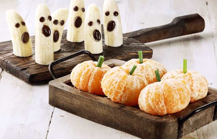 fantasmas-y-calabazas-de-fruta Meriendas para Halloween: Fantasmas y calabazas de fruta