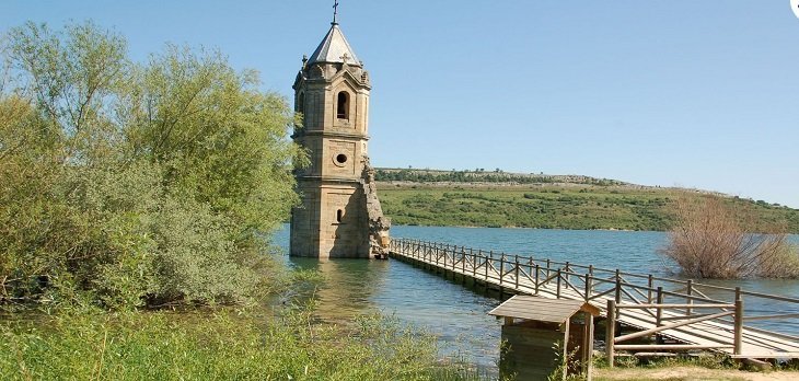 El pueblo hundido de Las Rozas de Valdearroyo en Cantabria
