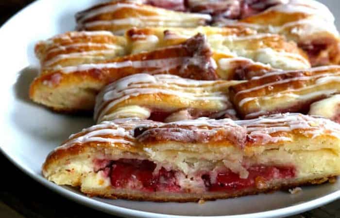 trenza-cheesecake-con fresas Trenzas dulces: Trenza cheesecake