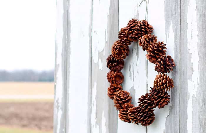 corona-de-piñas Manualidades para Navidad: Corona de piñas