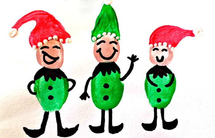 Elfos-de-Papa-Noel-como-manualidades-con-huellas-de-dedos Elfos de Papá Noel como manualidades con huellas de dedos