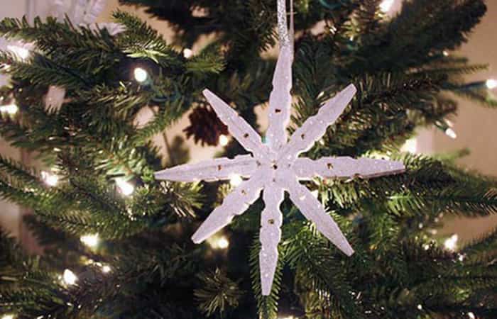 manualidades fáciles estrellas de pinzas Manualidades fáciles para decorar de Navidad