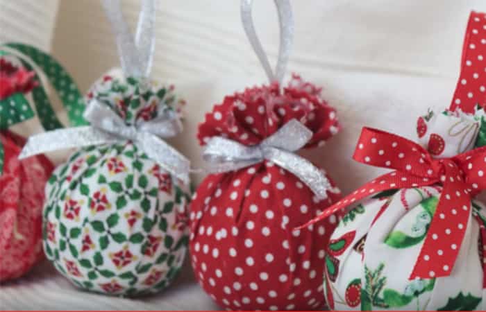 manualidades fáciles bolas de tela Manualidades fáciles para decorar el árbol de Navidad