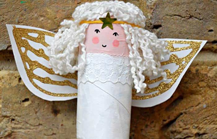 Ángel hecho con un tubo de papel higiénico Manualidades del portal de Belén con tubos de papel higiénico para realizar un ángel