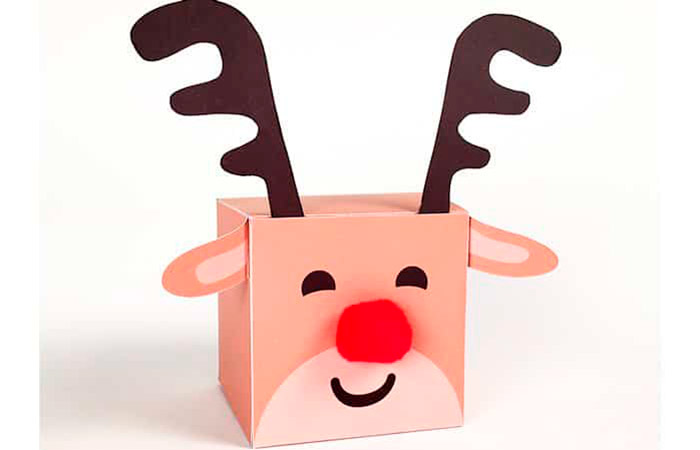 Manualidades navideñas de papel: caja con forma del reno Rudolph Caja con forma de reno