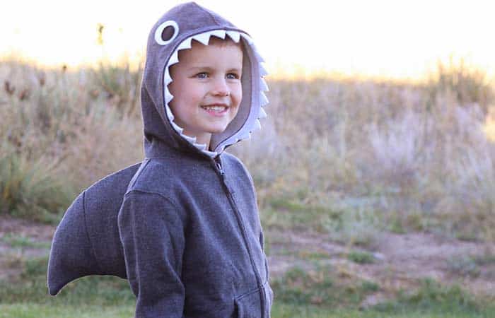 Disfraces hechos con sudaderas con capucha Disfraces hechos con sudaderas con capucha, tiburón