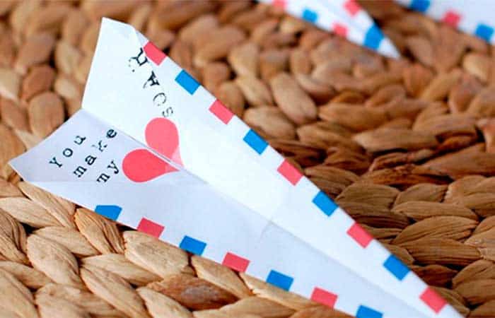 Tarjetas de San Valentín, avión Tarjetas de San Valentín, avión con mensaje