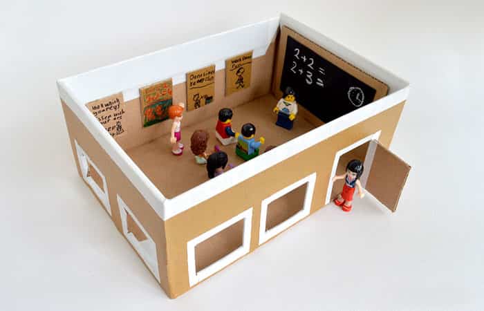 escuela-caja-zapatos juguetes hechos con cajas de zapatos