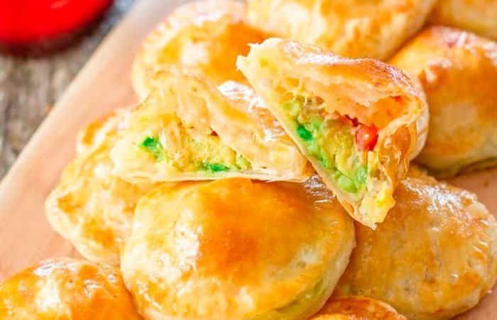 Hojaldritos con aguacate Recetas con aguacate rápidas y sencillas para cenar: hojaldritos