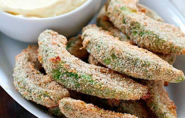 Palitos de aguacate empanados al horno Recetas con aguacate rápidas y sencillas para cenar